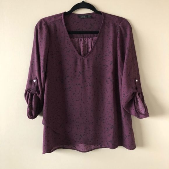 Chiffon Purple Split Neck Top With Tab Sleeves - Picture 2 of 8
